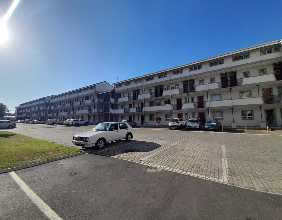 8 Bedroom Property for Sale in Uitzicht Western Cape